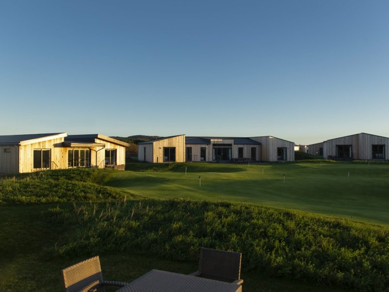 1 Night 2 Round - Midweek - Offer-ID:1201 - Hotel:Dundonald Golf Club Lodges Hotel-ID:206