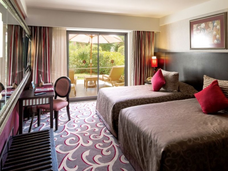 Cornelia Diamond Garden Family Room
